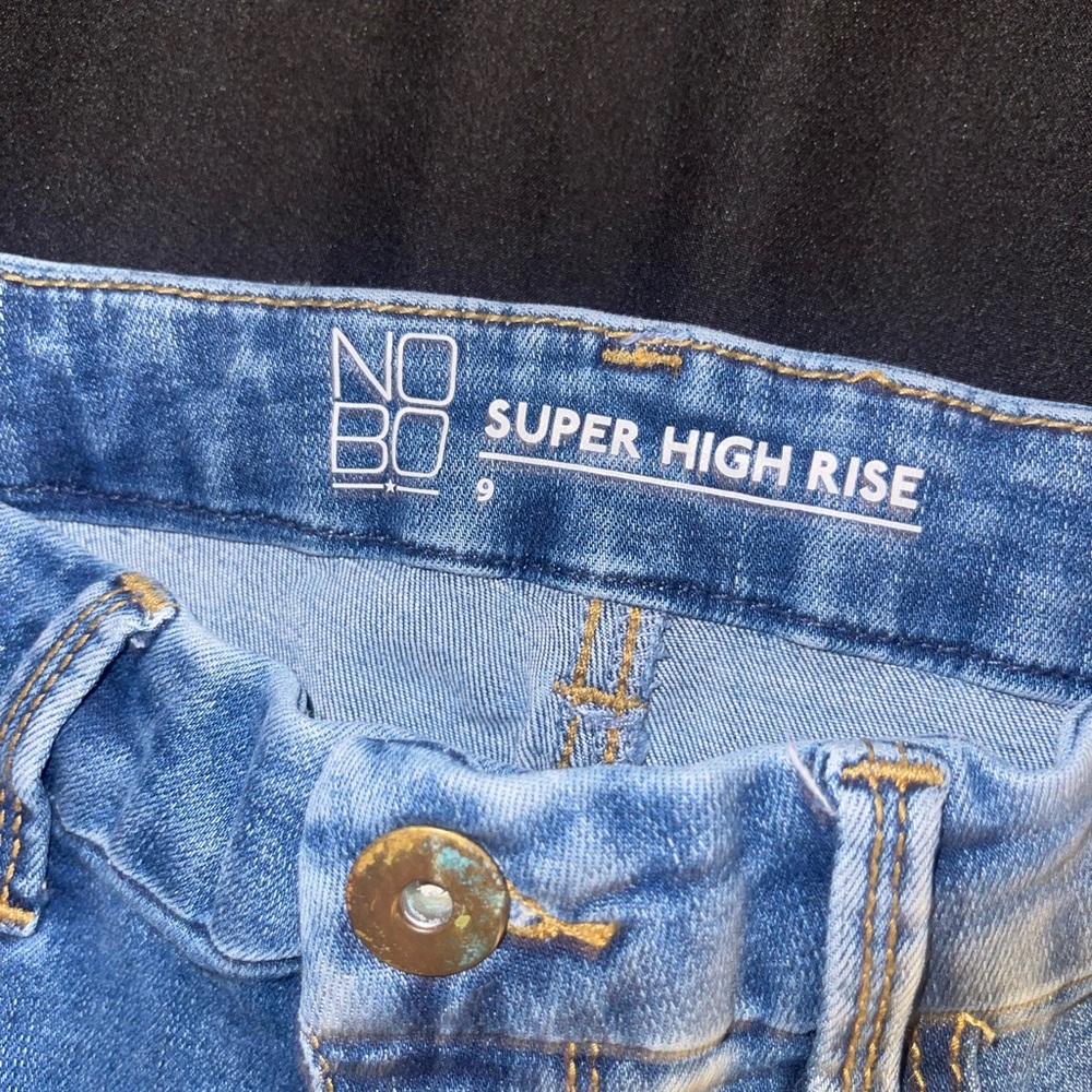 Size 9, no boundaries jeans